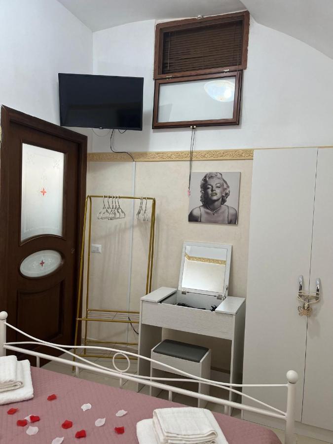 O' Sole Mio Apartment Napoli Bagian luar foto